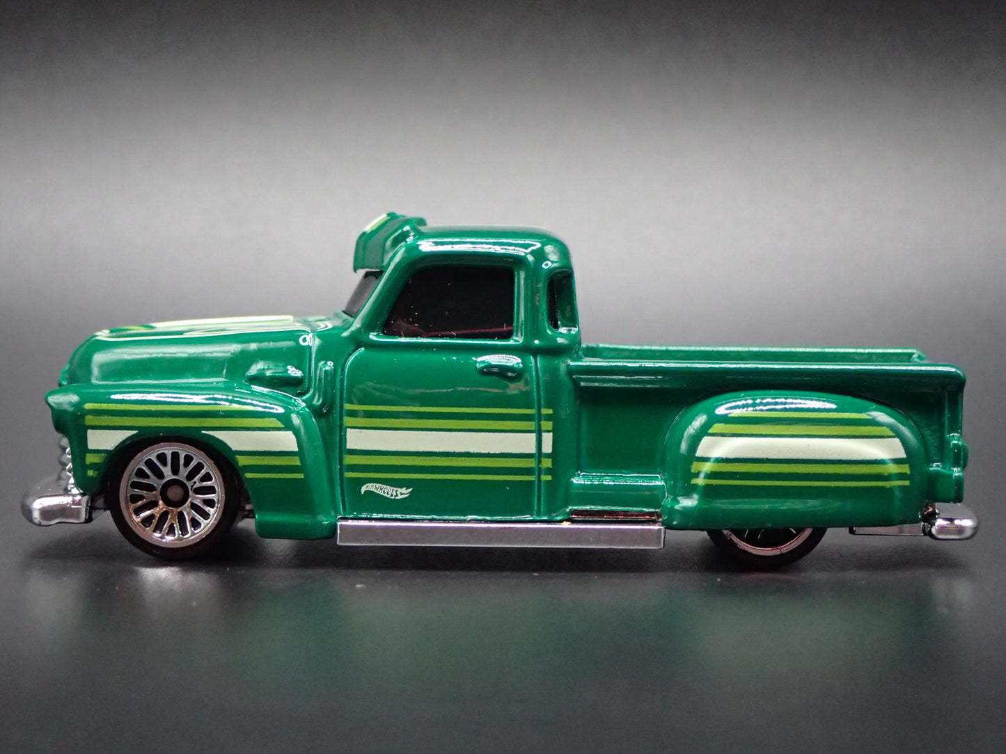 1947-1953 CHEVY CHEVROLET PICKUP TRUCK GREEN 1:64 SCALE DIECAST MODEL CAR