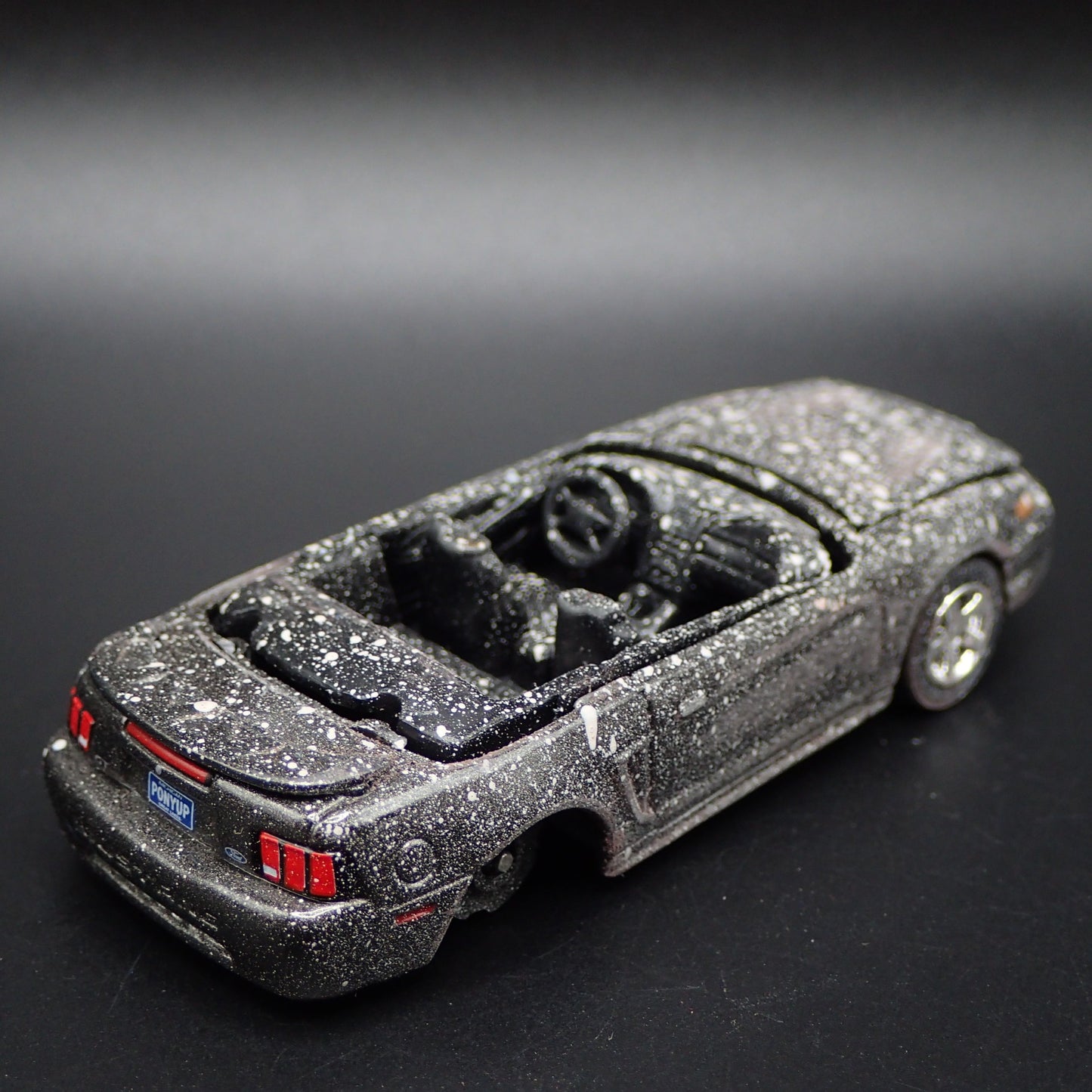 1999-2004 FORD MUSTANG GT CONVERTIBLE BARN FIND 1:64 SCALE DIECAST MODEL CAR