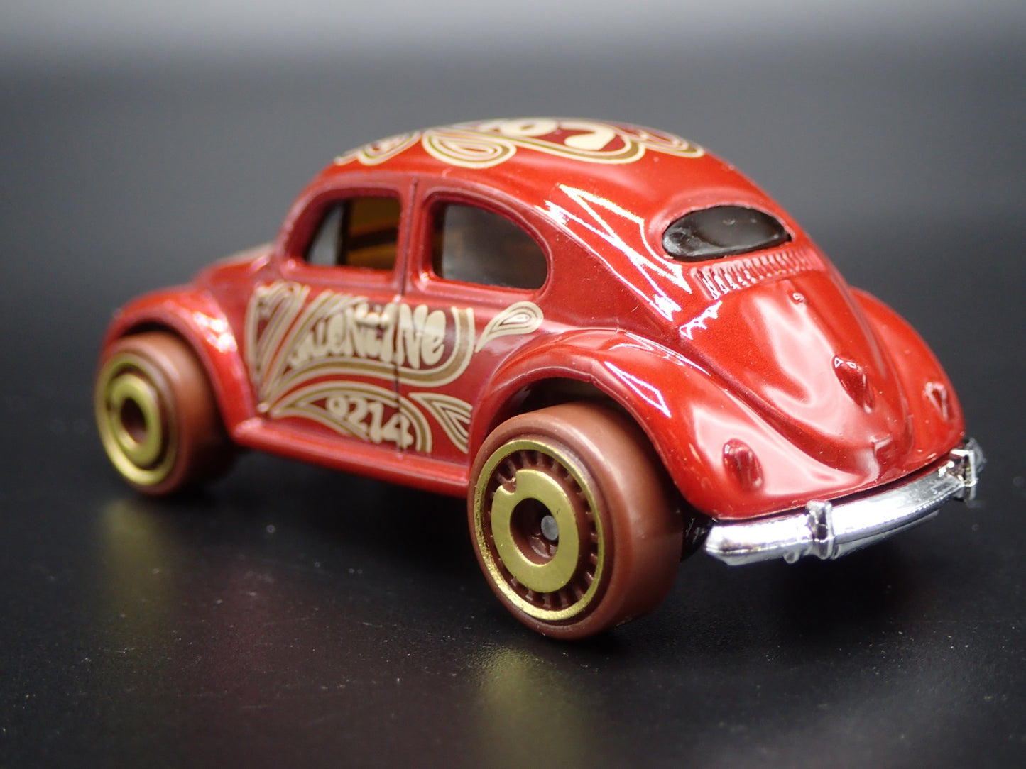 1960-1967 VW VOLKSWAGEN CLASSIC BEETLE BUG 1:64 SCALE DIORAMA DIECAST MODEL CAR