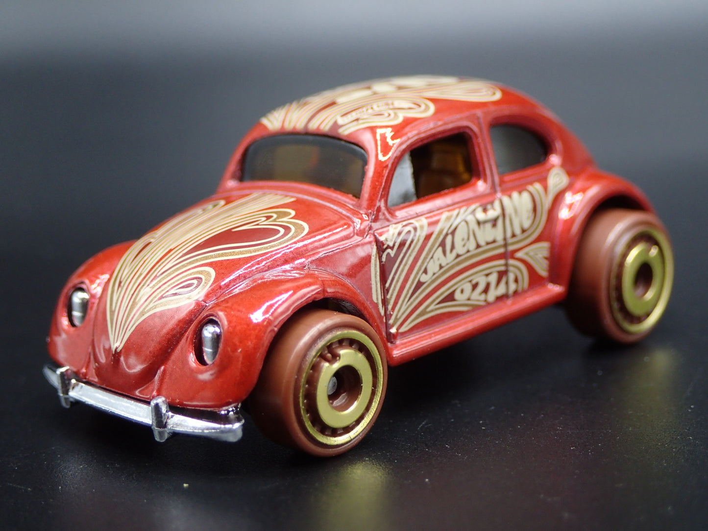 1960-1967 VW VOLKSWAGEN CLASSIC BEETLE BUG 1:64 SCALE DIORAMA DIECAST MODEL CAR