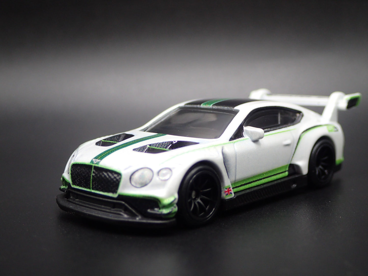 2018-2024 BENTLEY CONTINENTAL GT3 RACE CAR 1:64 SCALE DIORAMA DIECAST MODEL CAR