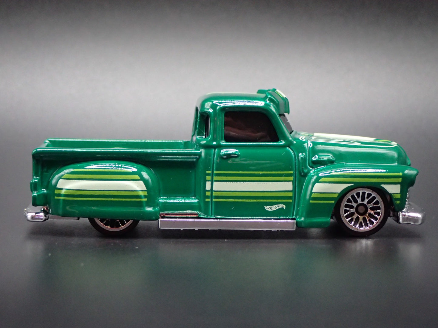 1947-1953 CHEVY CHEVROLET PICKUP TRUCK GREEN 1:64 SCALE DIECAST MODEL CAR