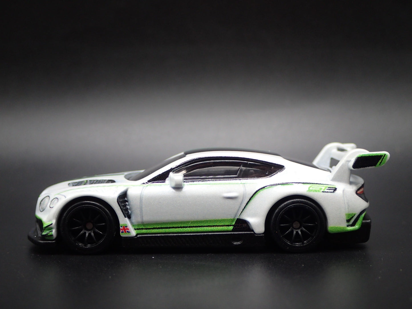 2018-2024 BENTLEY CONTINENTAL GT3 RACE CAR 1:64 SCALE DIORAMA DIECAST MODEL CAR