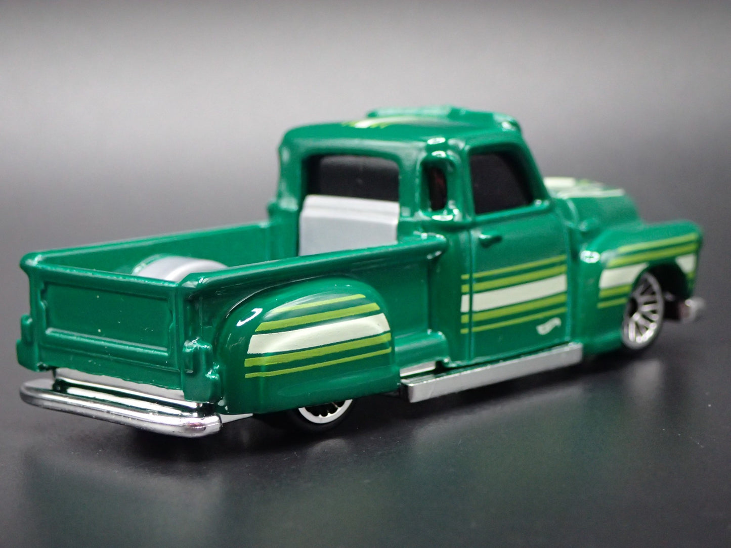 1947-1953 CHEVY CHEVROLET PICKUP TRUCK GREEN 1:64 SCALE DIECAST MODEL CAR
