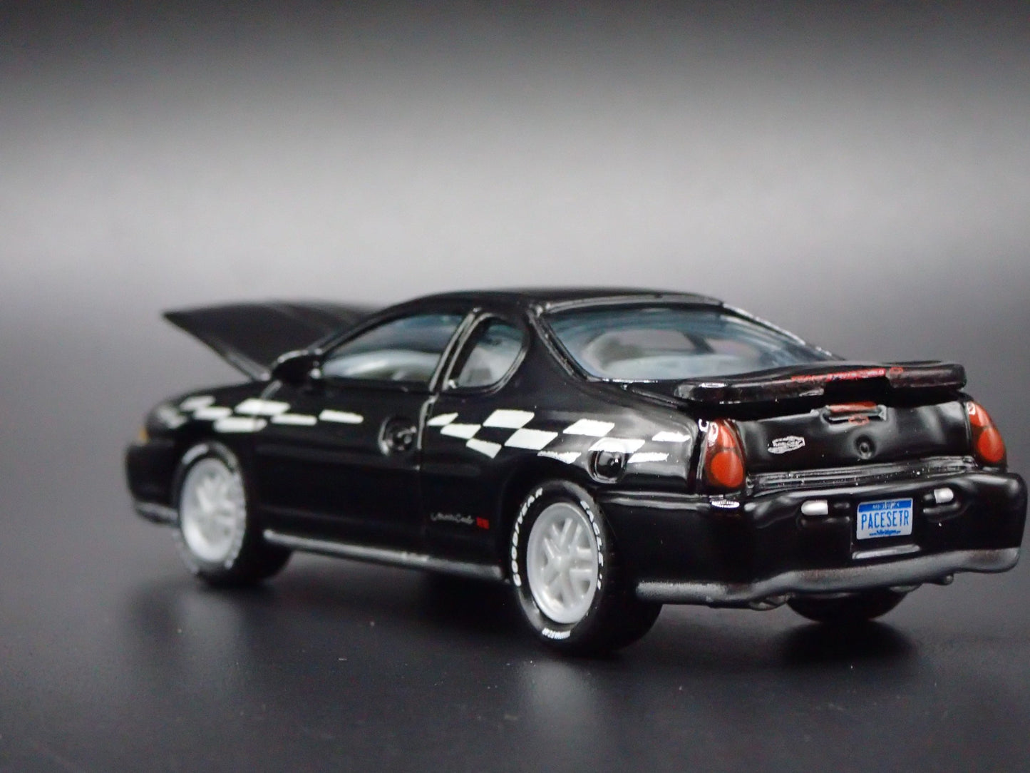 2000 CHEVY CHEVROLET MONTE CARLO SS BLACK 1:64 SCALE DIORAMA DIECAST MODEL CAR