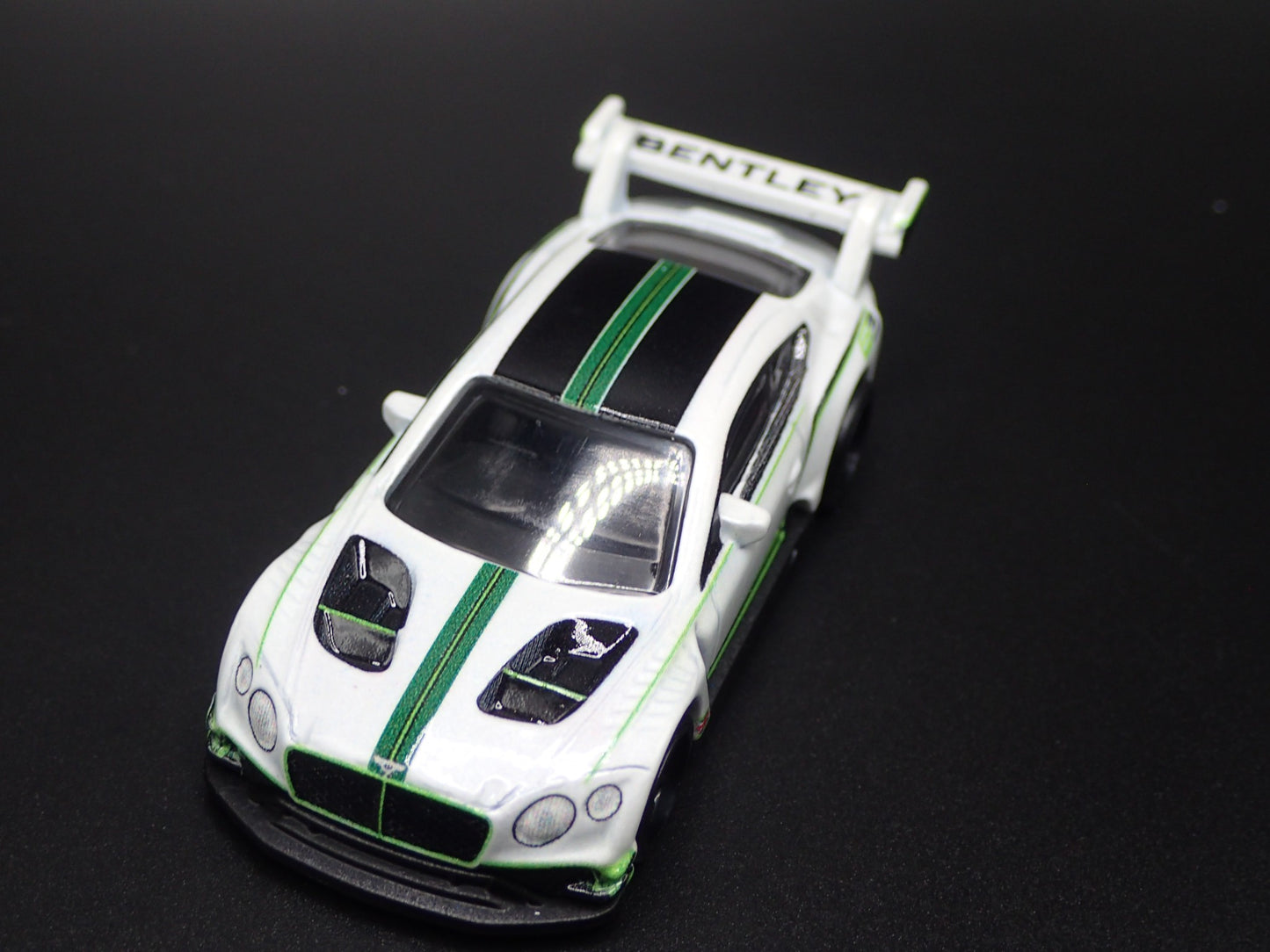 2018-2024 BENTLEY CONTINENTAL GT3 RACE CAR 1:64 SCALE DIORAMA DIECAST MODEL CAR