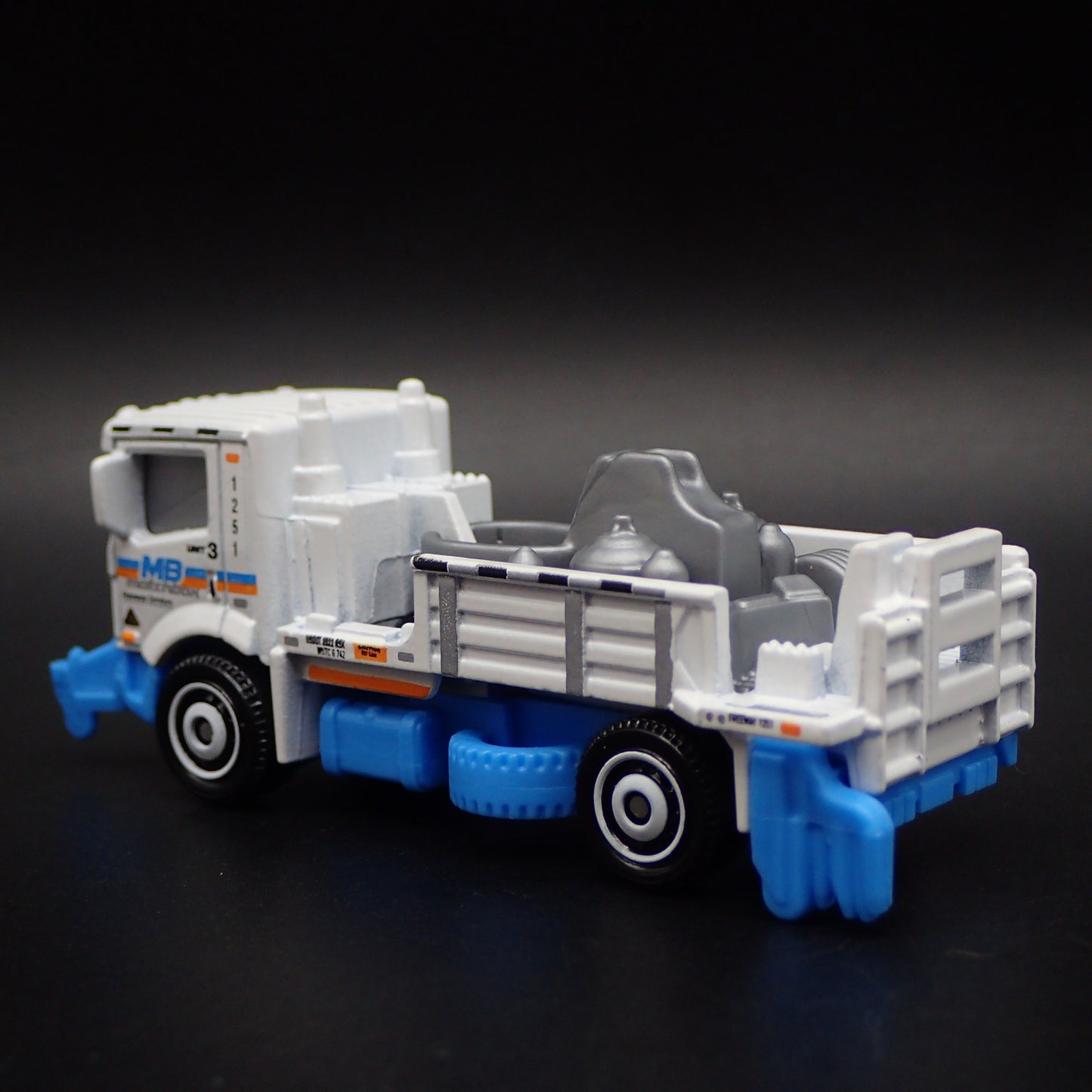 MB CONSTRUCTION ROAD STRIPING TRUCK 1:64 MB SCALE DIORAMA DIECAST MODEL CAR