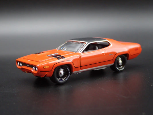 1971 71 PLYMOUTH GTX MUSCLE CAR 1/64 SCALE COLLECTIBLE DIORAMA DIECAST MODEL CAR