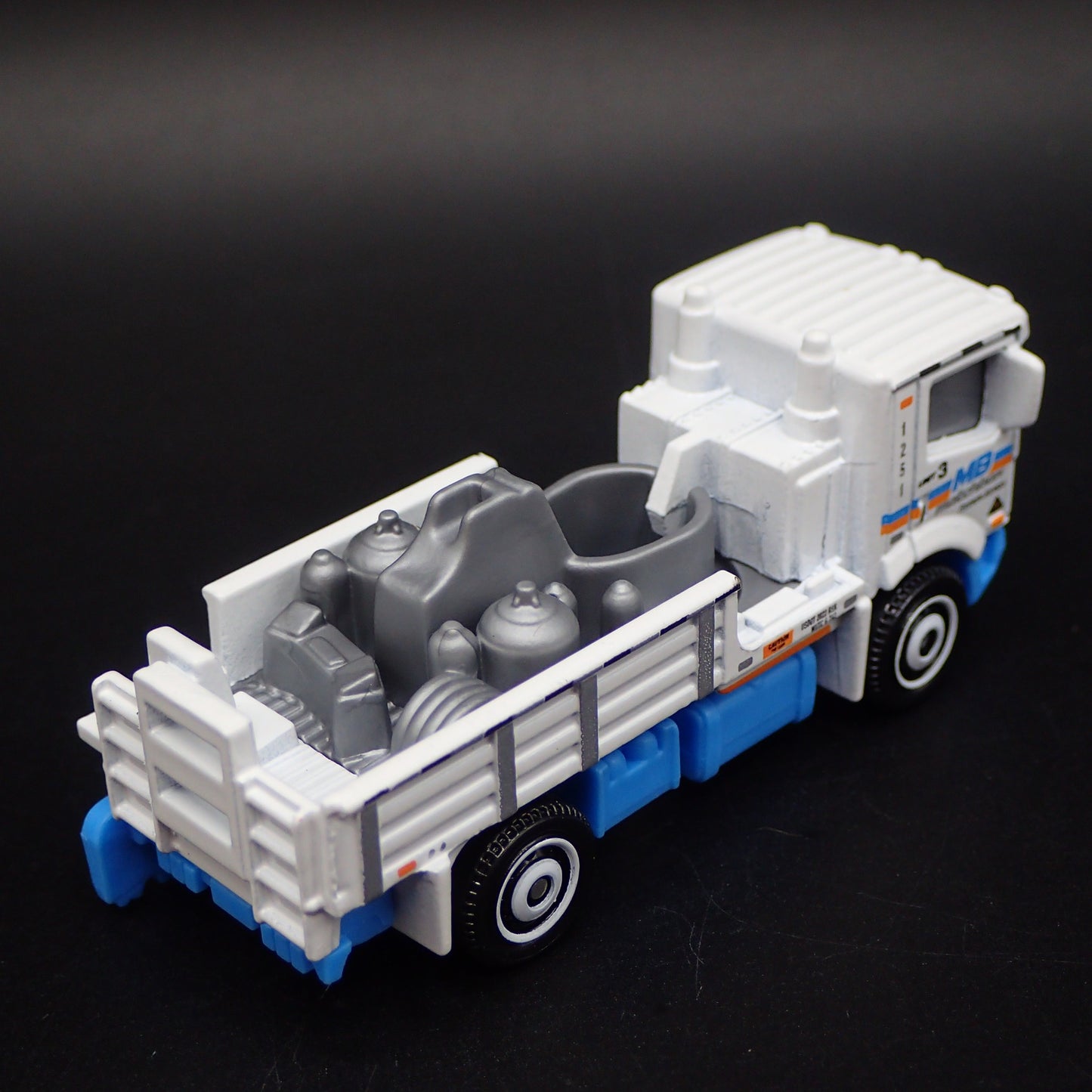 MB CONSTRUCTION ROAD STRIPING TRUCK 1:64 MB SCALE DIORAMA DIECAST MODEL CAR