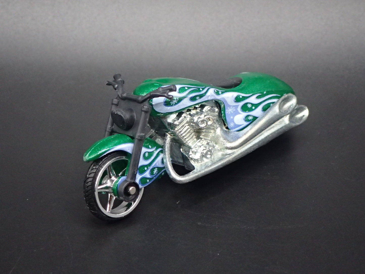 SCORCHIN SCOOTER MOTORCYCLE GREEN HOT WHEELS 1:64 HW SCALE DIECAST MODEL CAR