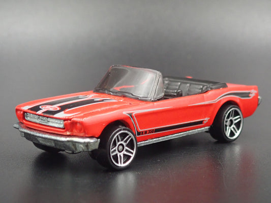 1965 65 FORD MUSTANG CONVERTIBLE RED 1:64 SCALE DIORAMA DIECAST MODEL CAR