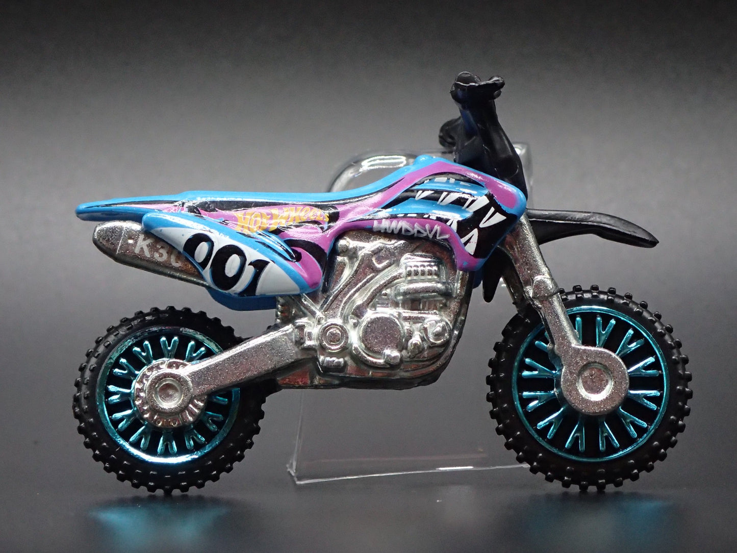 DIRT BIKE HW450F MOTORCYCLE HOT WHEELS 1:64 HW SCALE DIORAMA DIECAST MODEL CAR