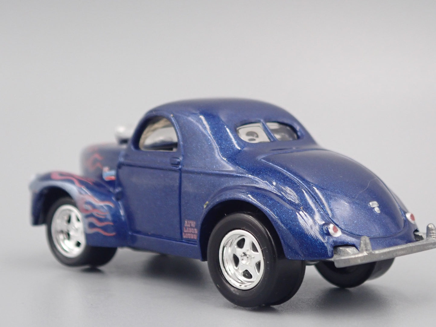1941 41 WILLYS COUPE GASSER 1:64 SCALE LIMITED COLLECTIBLE DIECAST MODEL CAR
