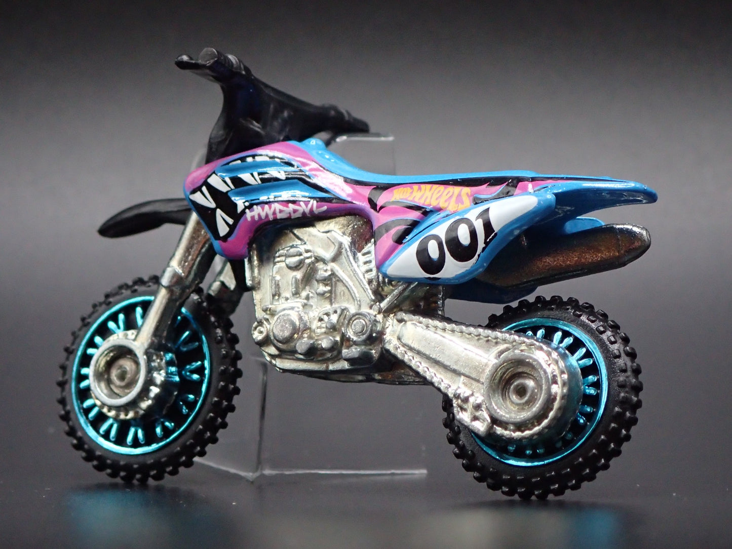 DIRT BIKE HW450F MOTORCYCLE HOT WHEELS 1:64 HW SCALE DIORAMA DIECAST MODEL CAR