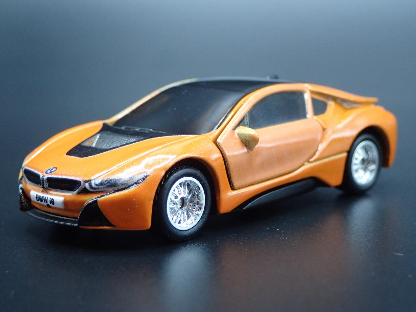 2014-2020 BMW i8 ORANGE 1:64 SCALE LIMITED COLLECTIBLE DIORAMA DIECAST MODEL CAR