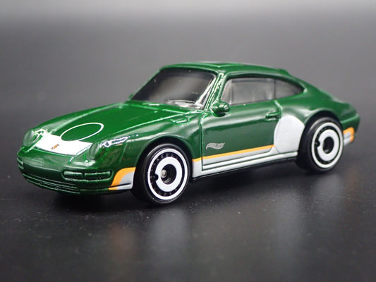 1994-1998 PORSCHE 911 CARRERA 993 GREEN 1:64 SCALE DIORAMA DIECAST MODEL CAR