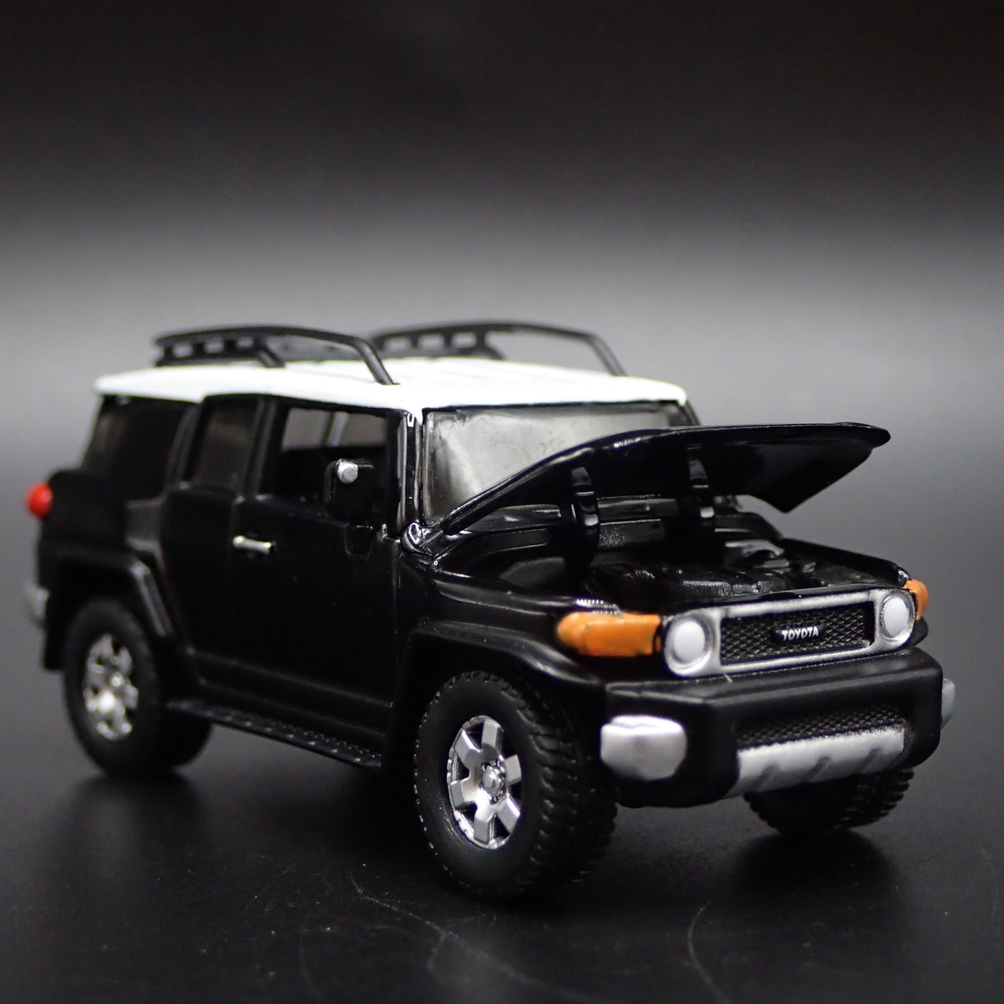 2007-2014 TOYOTA FJ CRUISER SUV 1/64 SCALE COLLECTIBLE DIORAMA DIECAST MODEL CAR