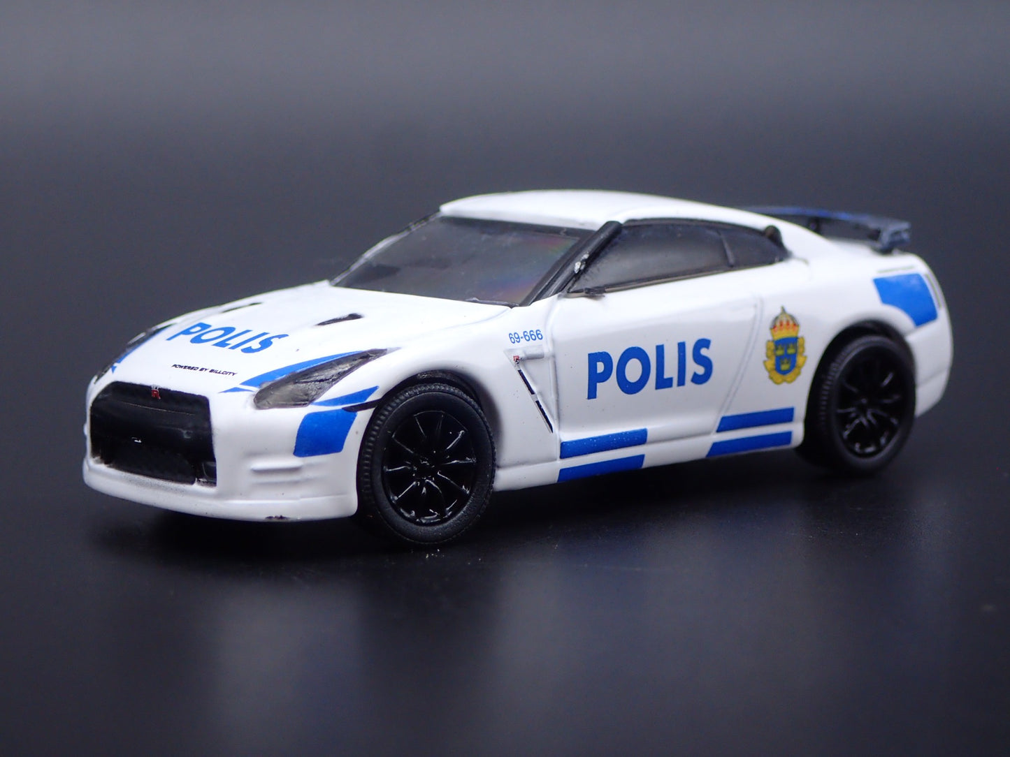 2014 NISSAN SKYLINE GTR R35 STOCKHOLM SWEDEN POLICE 1:64 SCALE DIECAST MODEL CAR