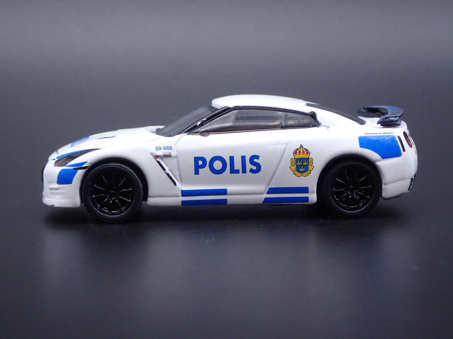 2014 NISSAN SKYLINE GTR R35 STOCKHOLM SWEDEN POLICE 1:64 SCALE DIECAST MODEL CAR