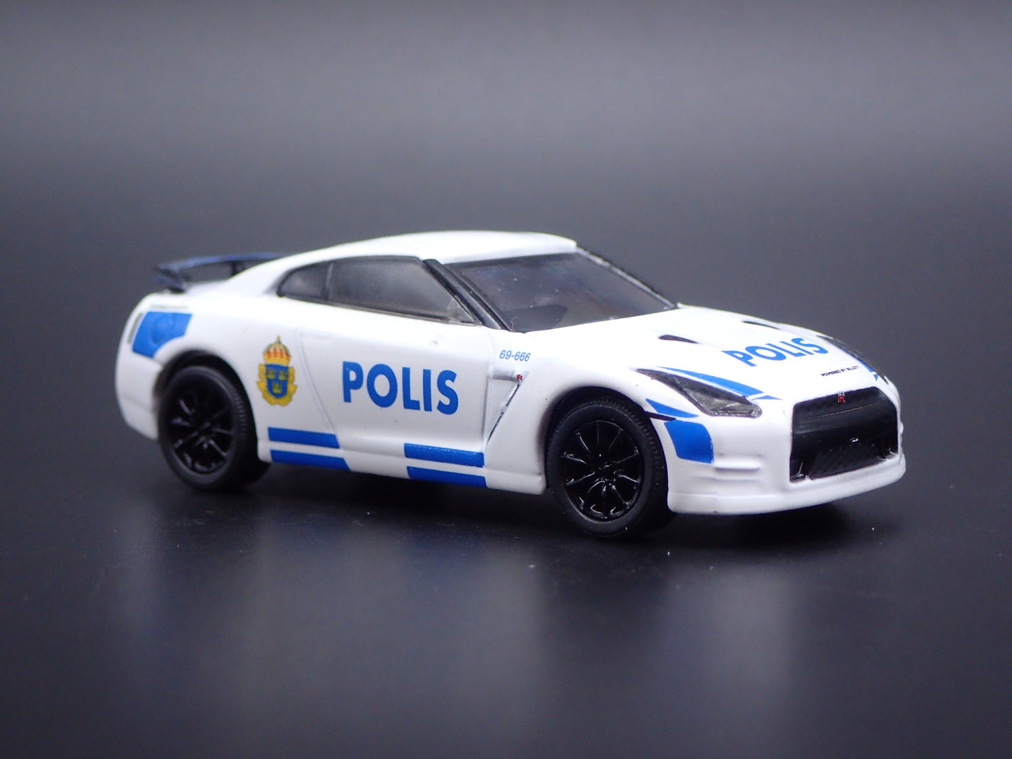 2014 NISSAN SKYLINE GTR R35 STOCKHOLM SWEDEN POLICE 1:64 SCALE DIECAST MODEL CAR