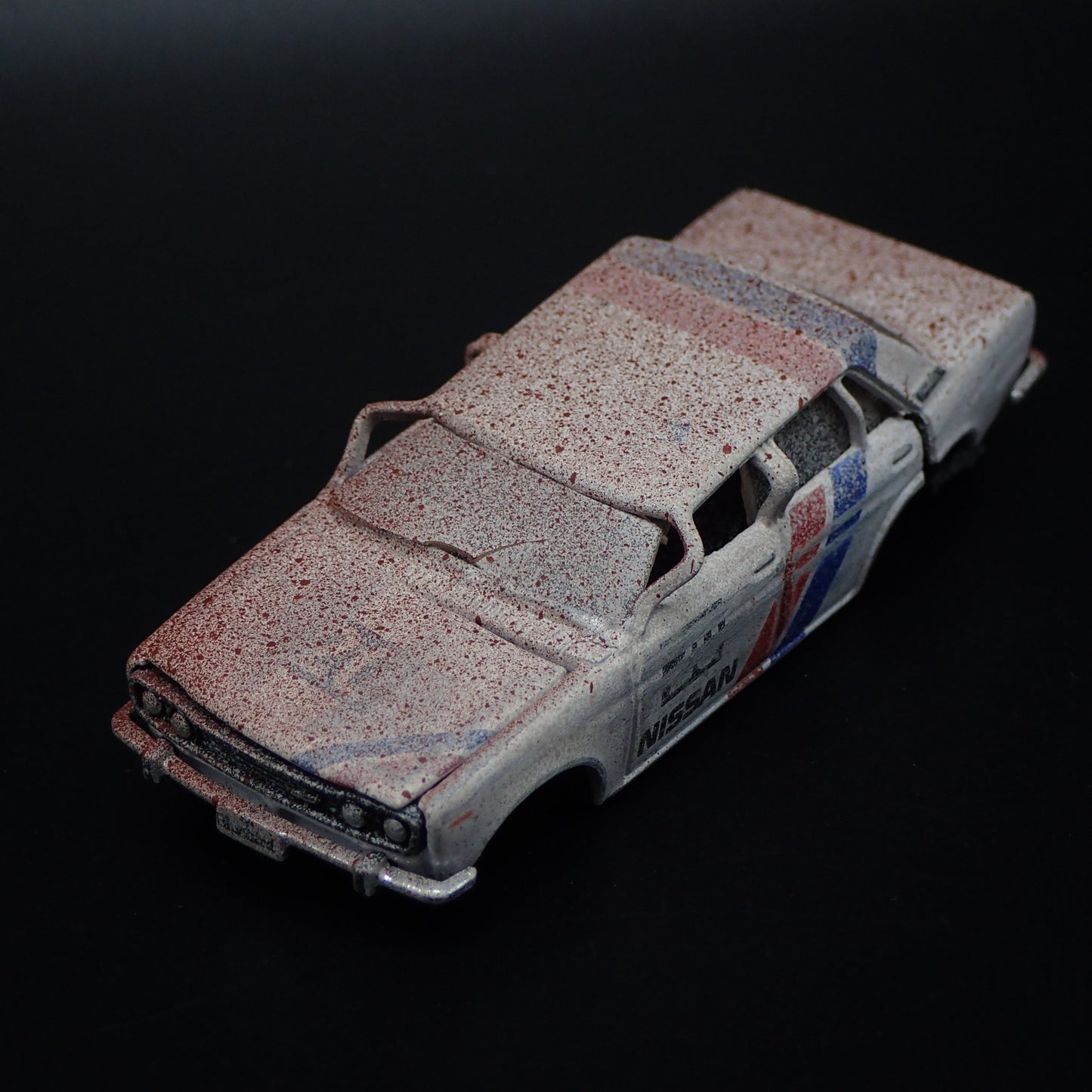 1967-1973 DATSUN BLUEBIRD 1600 SSS FOUR DOOR WRECKED 1:64 DIECAST MODEL CAR