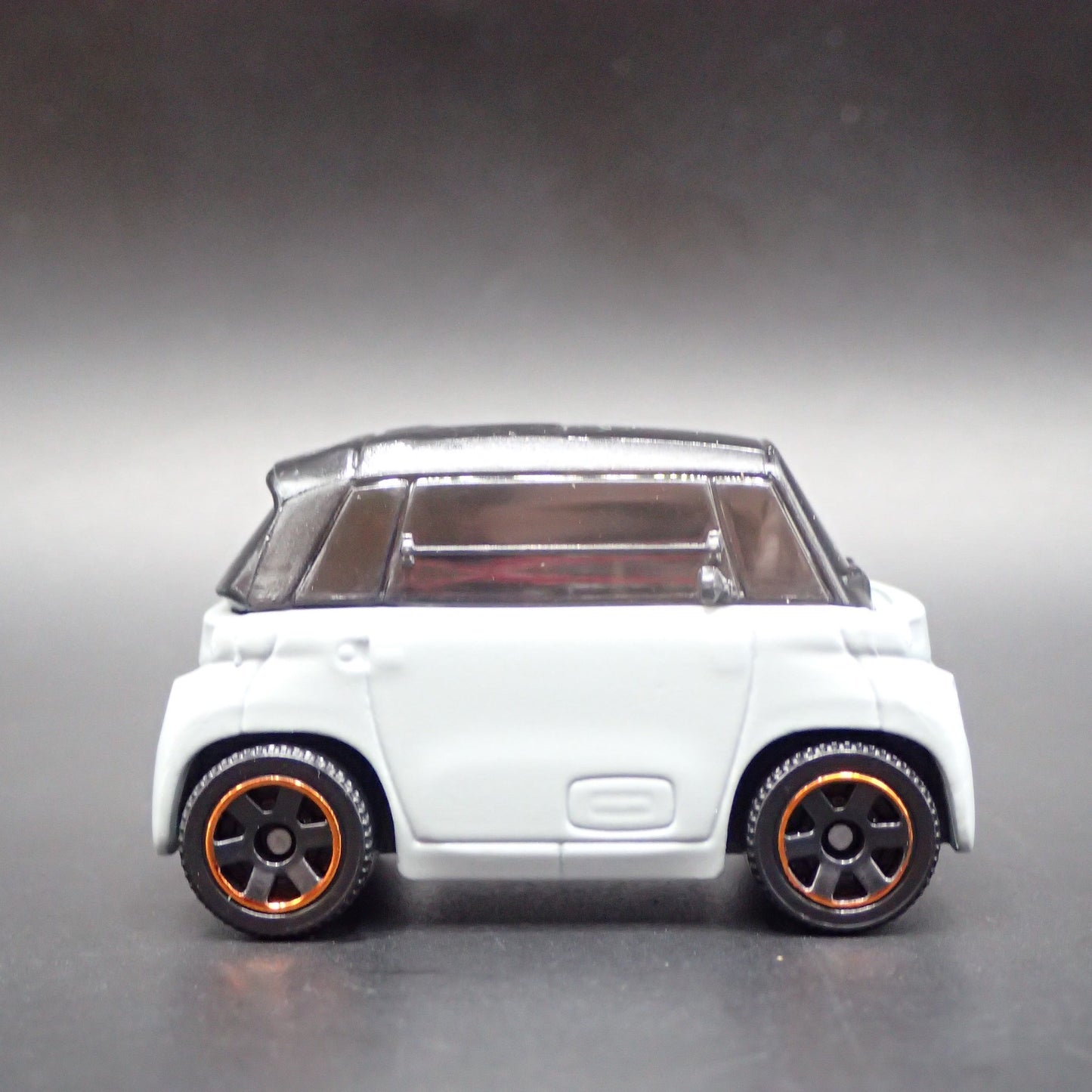 2020-2025 CITROEN AMI ELECTRIC 1:64 SCALE COLLECTIBLE DIORAMA DIECAST MODEL CAR