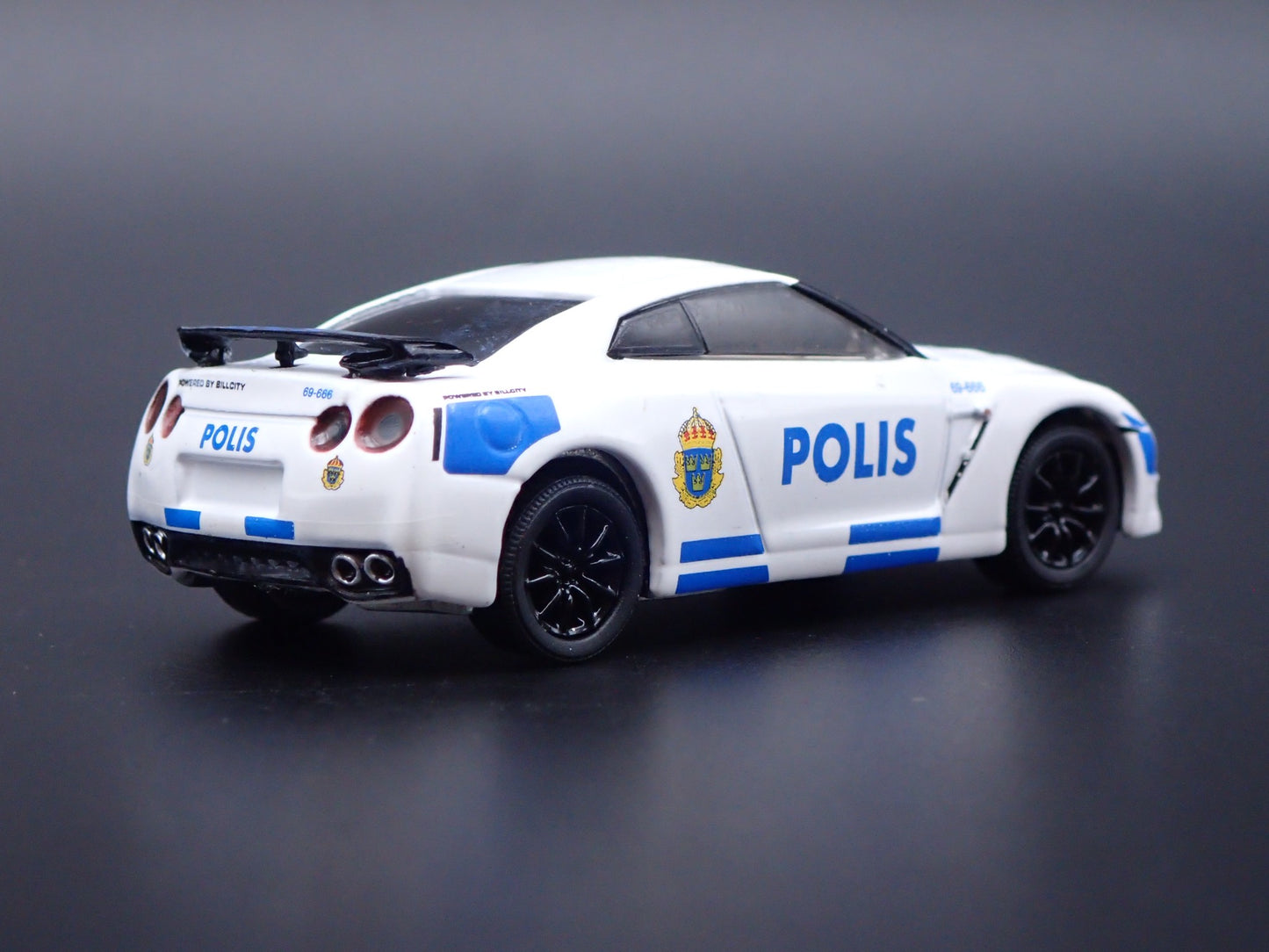 2014 NISSAN SKYLINE GTR R35 STOCKHOLM SWEDEN POLICE 1:64 SCALE DIECAST MODEL CAR