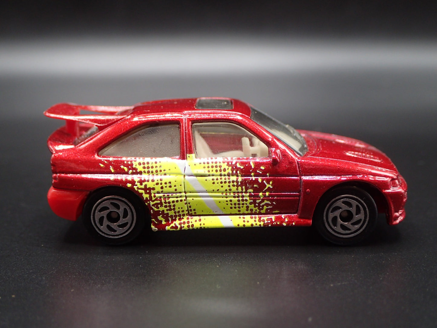 FORD ESCORT COSWORTH RED RARE 1:64 SCALE COLLECTIBLE DIORAMA DIECAST MODEL CAR