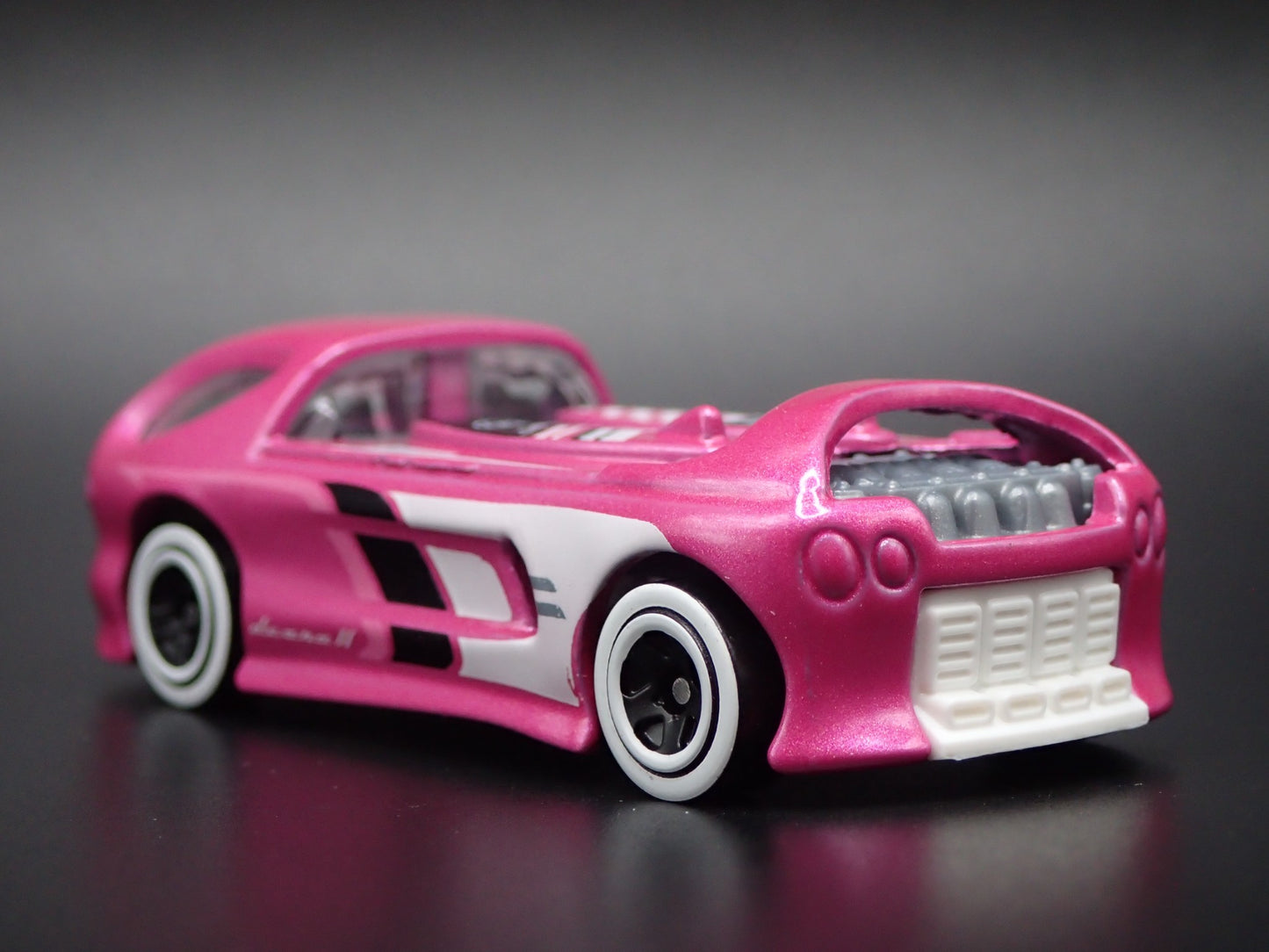 DEORA II 2 CUSTOM PICKUP TRUCK 1/64 SCALE COLLECTIBLE DIORAMA DIECAST MODEL CAR
