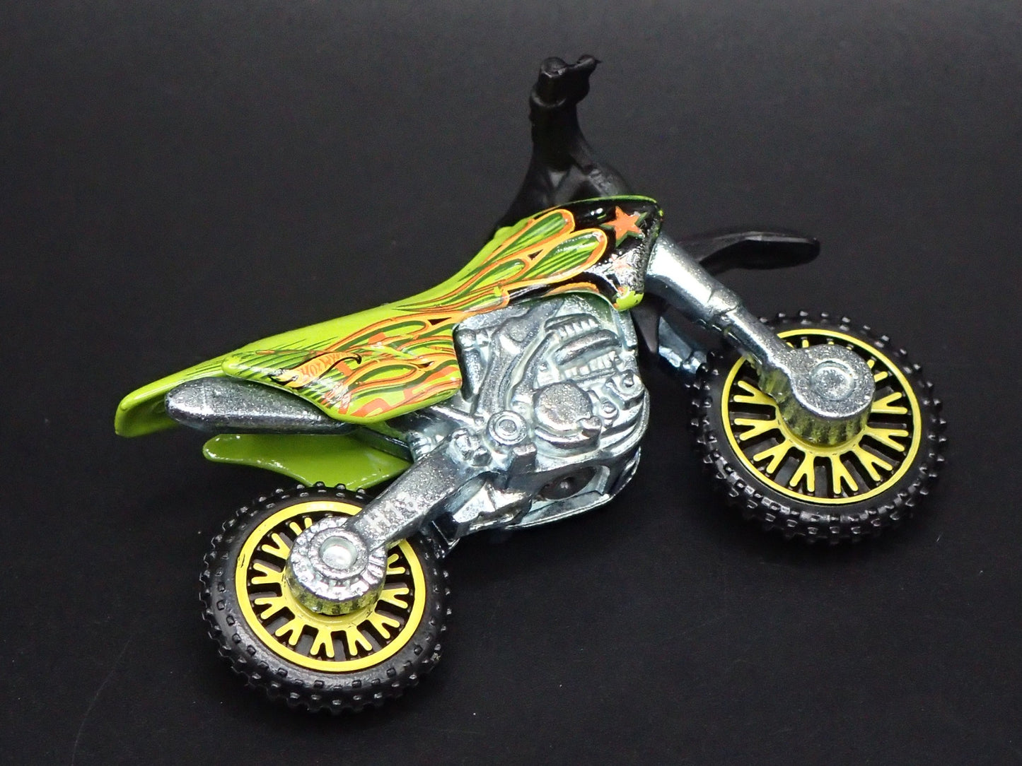 DIRT BIKE HW450F MOTORCYCLE HOT WHEELS 1:64 HW SCALE DIORAMA DIECAST MODEL CAR