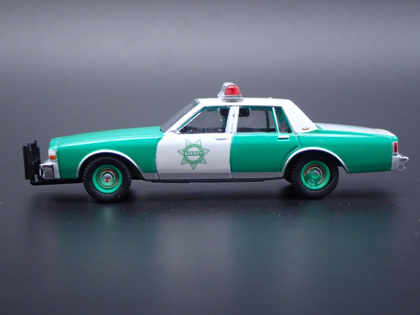 1989 89 CHEVY CHEVROLET CAPRICE SAN DIEGO CA POLICE 1/64 SCALE DIECAST MODEL CAR