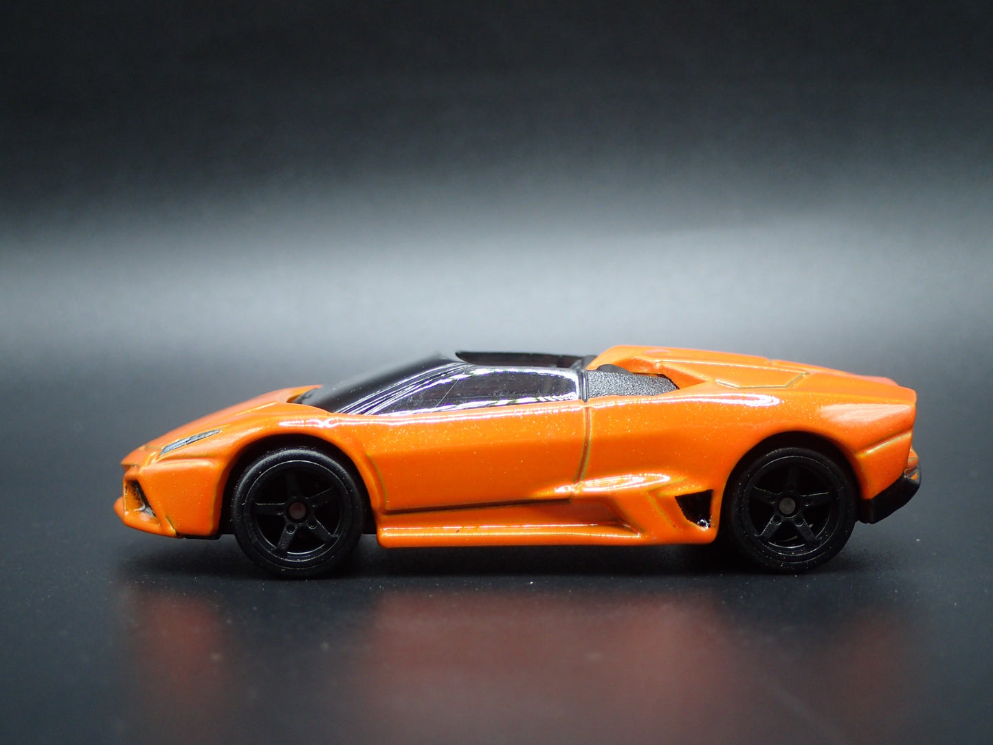 2007-2009 LAMBORGHINI REVENTON ROADSTER SUPER CAR 1:64 SCALE DIECAST MODEL CAR