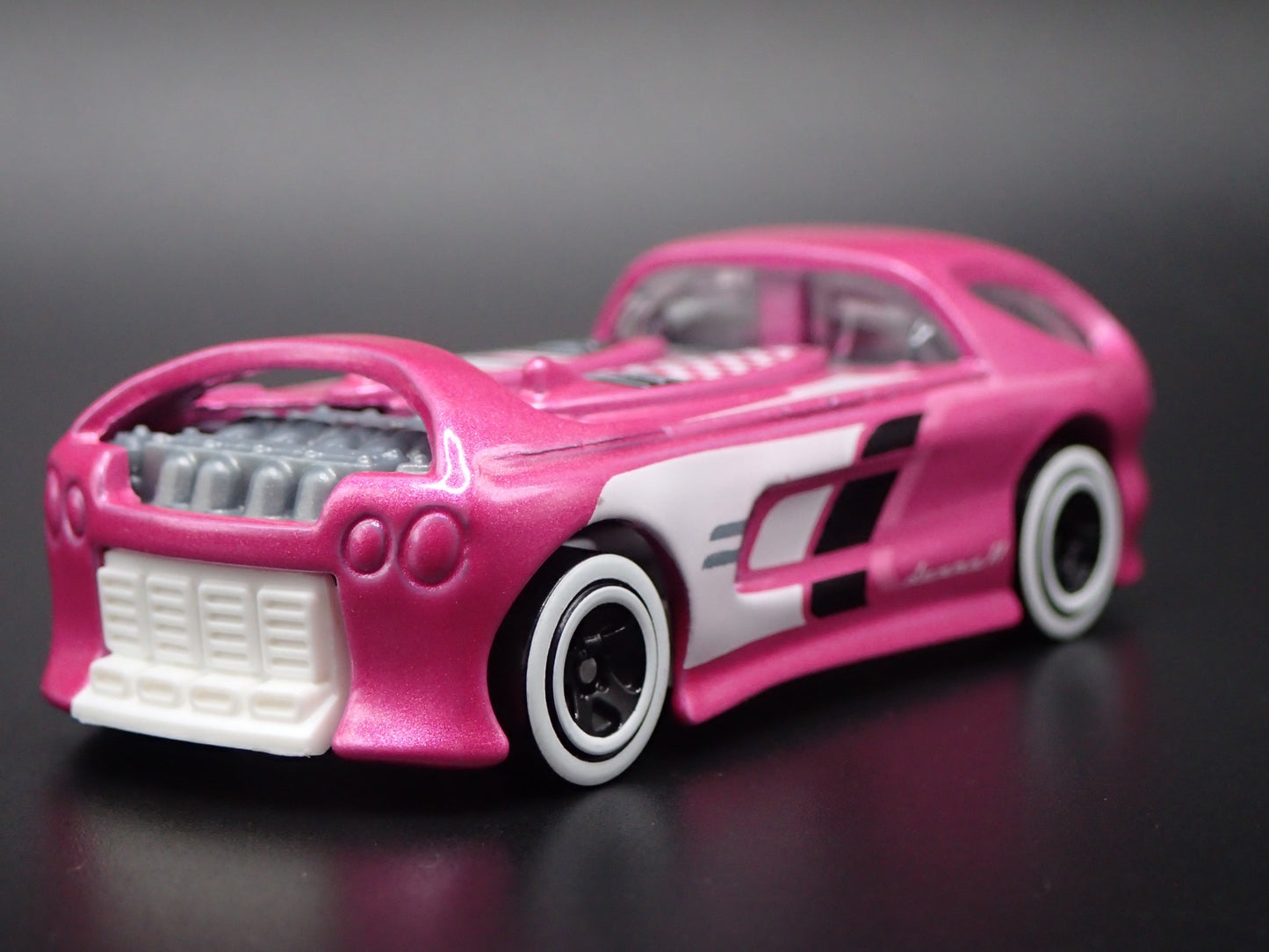 DEORA II 2 CUSTOM PICKUP TRUCK 1/64 SCALE COLLECTIBLE DIORAMA DIECAST MODEL CAR