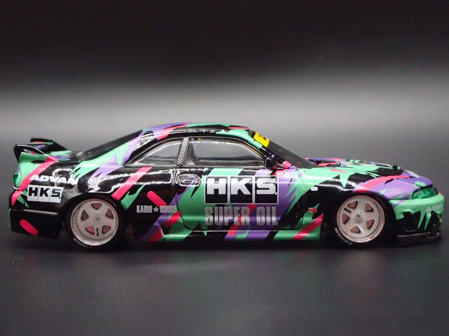 1993-1998 NISSAN SKYLINE GTR R33 HKS V1 KAIDO HOUSE 1:64 SCALE DIECAST MODEL CAR