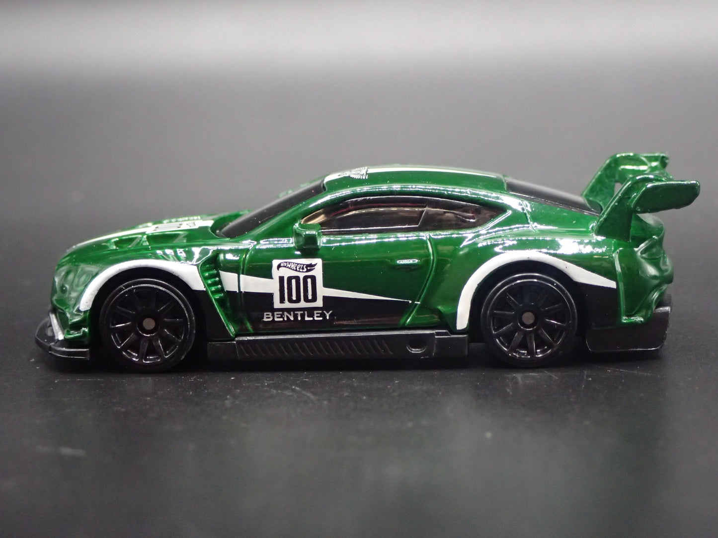 2018-2024 BENTLEY CONTINENTAL GT3 GREEN 1:64 SCALE COLLECTIBLE DIECAST MODEL CAR
