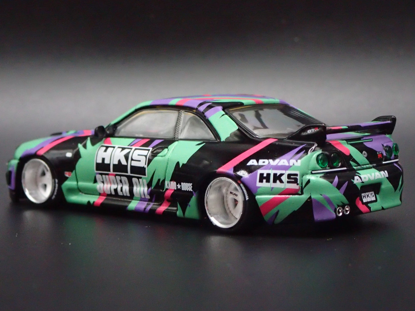 1993-1998 NISSAN SKYLINE GTR R33 HKS V1 KAIDO HOUSE 1:64 SCALE DIECAST MODEL CAR
