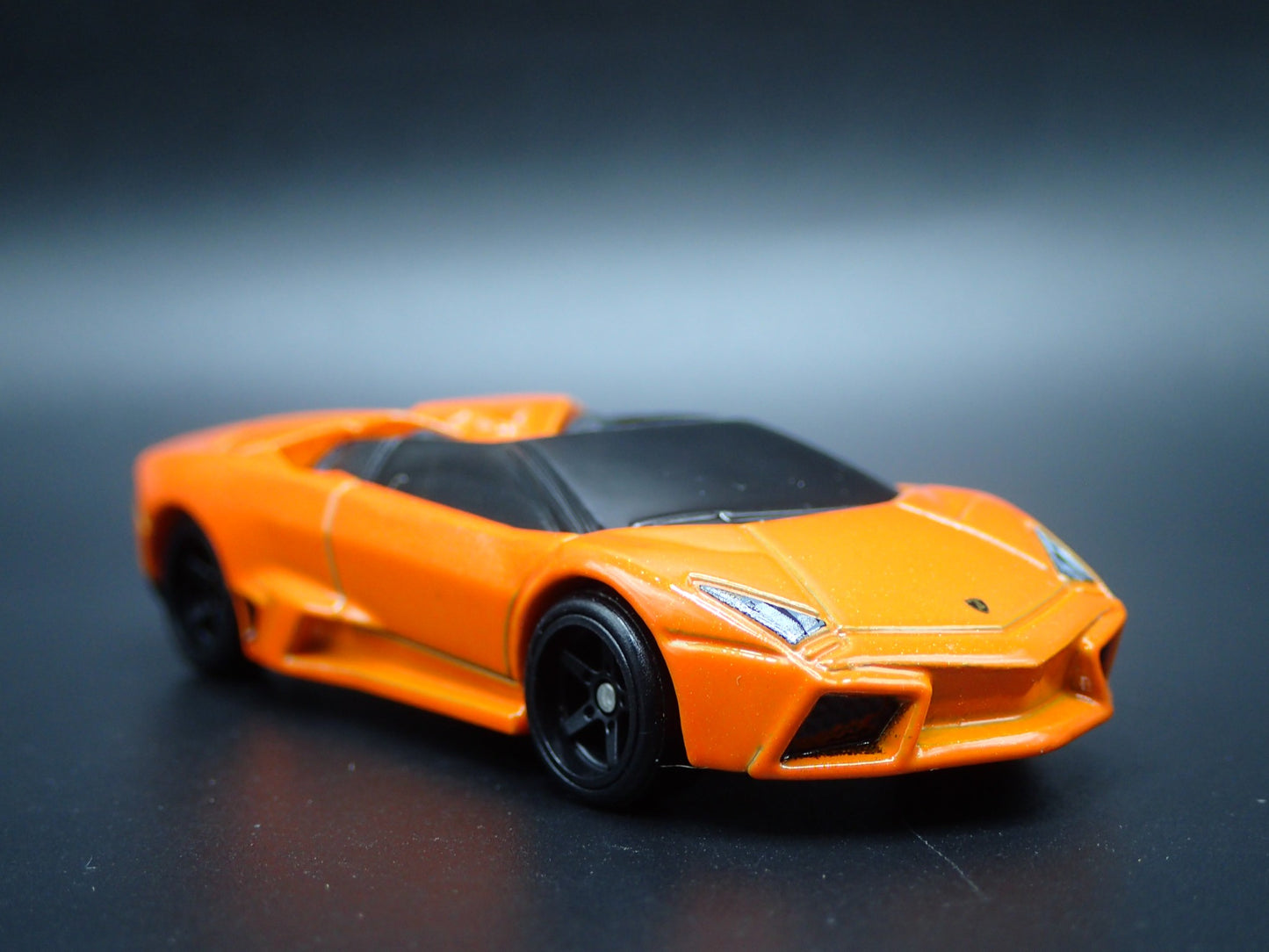 2007-2009 LAMBORGHINI REVENTON ROADSTER SUPER CAR 1:64 SCALE DIECAST MODEL CAR