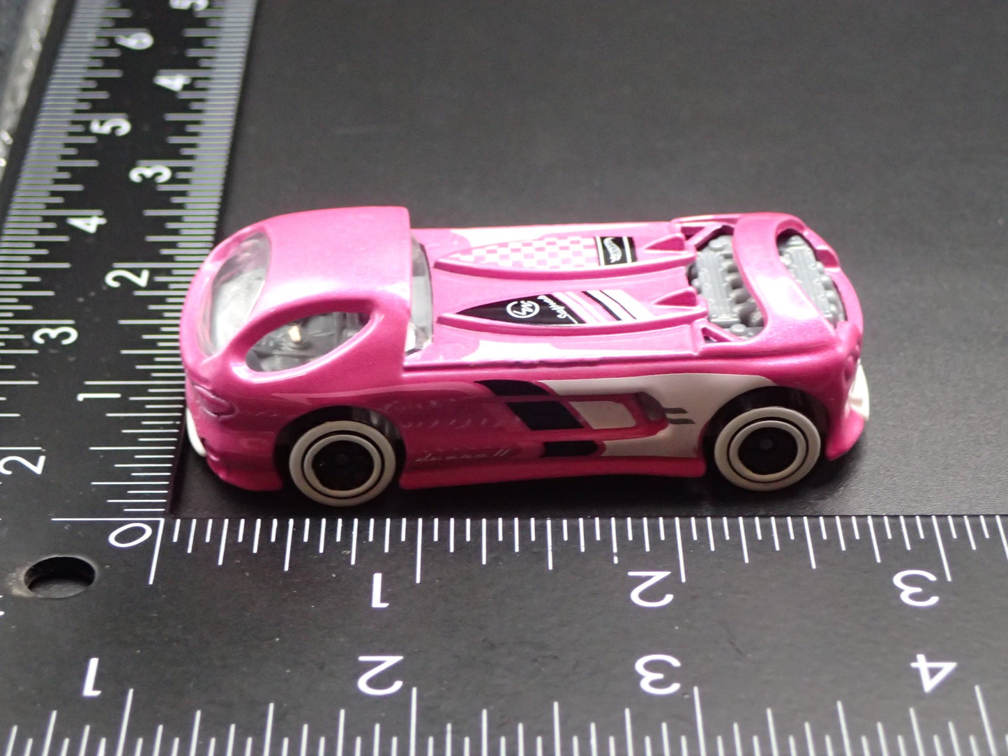 DEORA II 2 CUSTOM PICKUP TRUCK 1/64 SCALE COLLECTIBLE DIORAMA DIECAST MODEL CAR