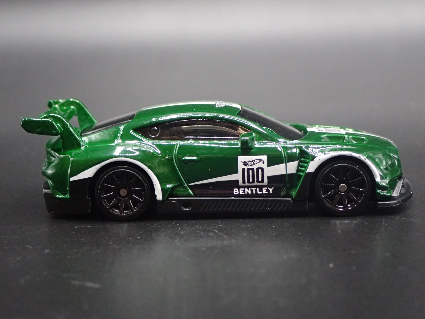 2018-2024 BENTLEY CONTINENTAL GT3 GREEN 1:64 SCALE COLLECTIBLE DIECAST MODEL CAR