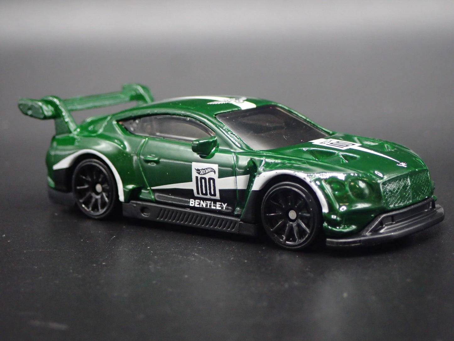 2018-2024 BENTLEY CONTINENTAL GT3 GREEN 1:64 SCALE COLLECTIBLE DIECAST MODEL CAR