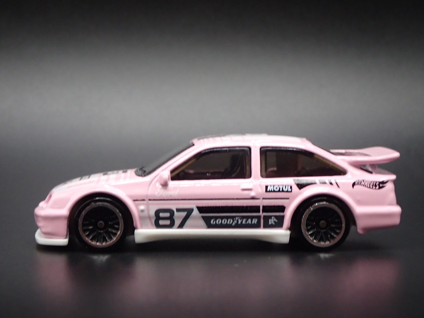 1987 87 FORD ESCORT COSWORTH 1:64 SCALE COLLECTIBLE DIORAMA DIECAST MODEL CAR