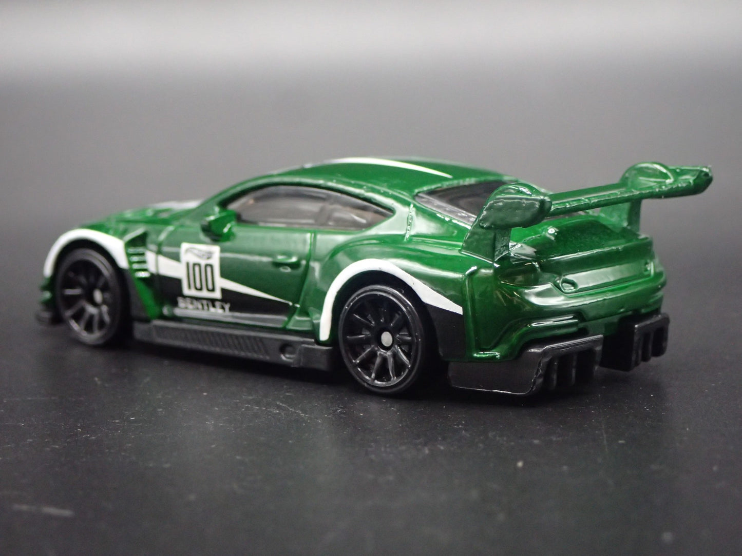 2018-2024 BENTLEY CONTINENTAL GT3 GREEN 1:64 SCALE COLLECTIBLE DIECAST MODEL CAR