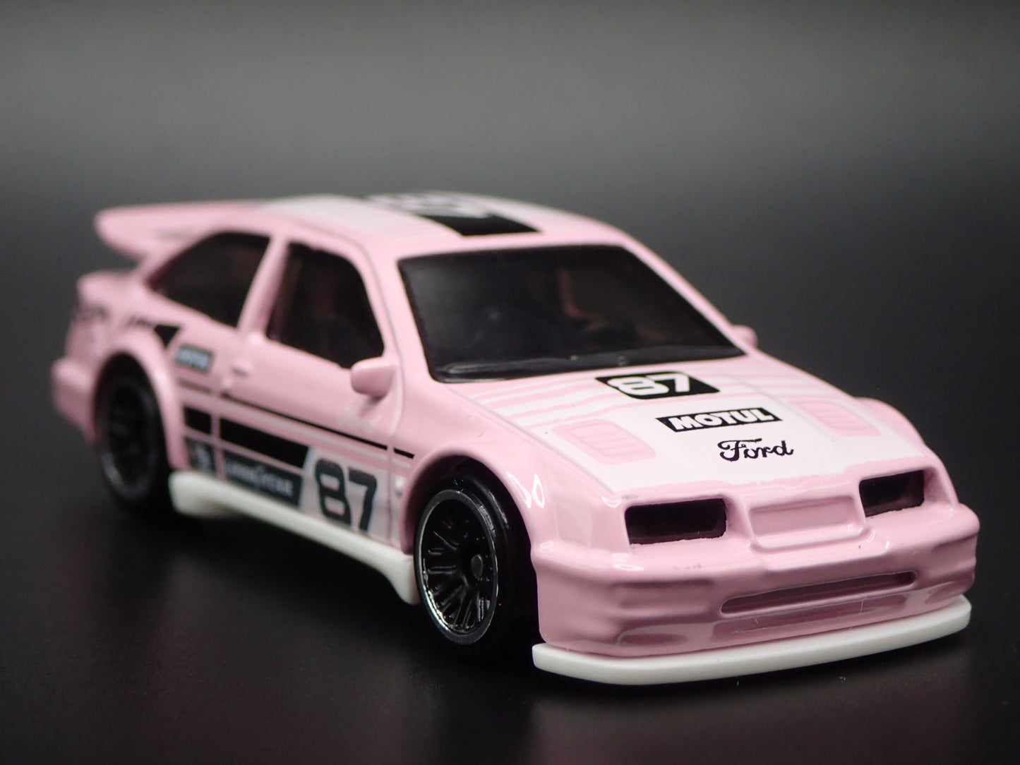 1987 87 FORD ESCORT COSWORTH 1:64 SCALE COLLECTIBLE DIORAMA DIECAST MODEL CAR
