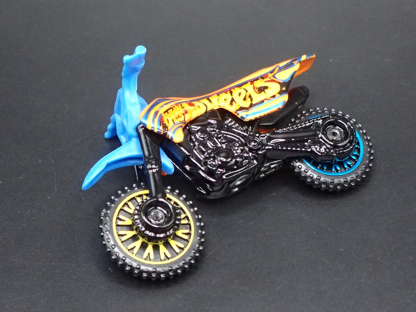 DIRT BIKE HW450F MOTORCYCLE HOT WHEELS 1:64 HW SCALE DIORAMA DIECAST MODEL CAR
