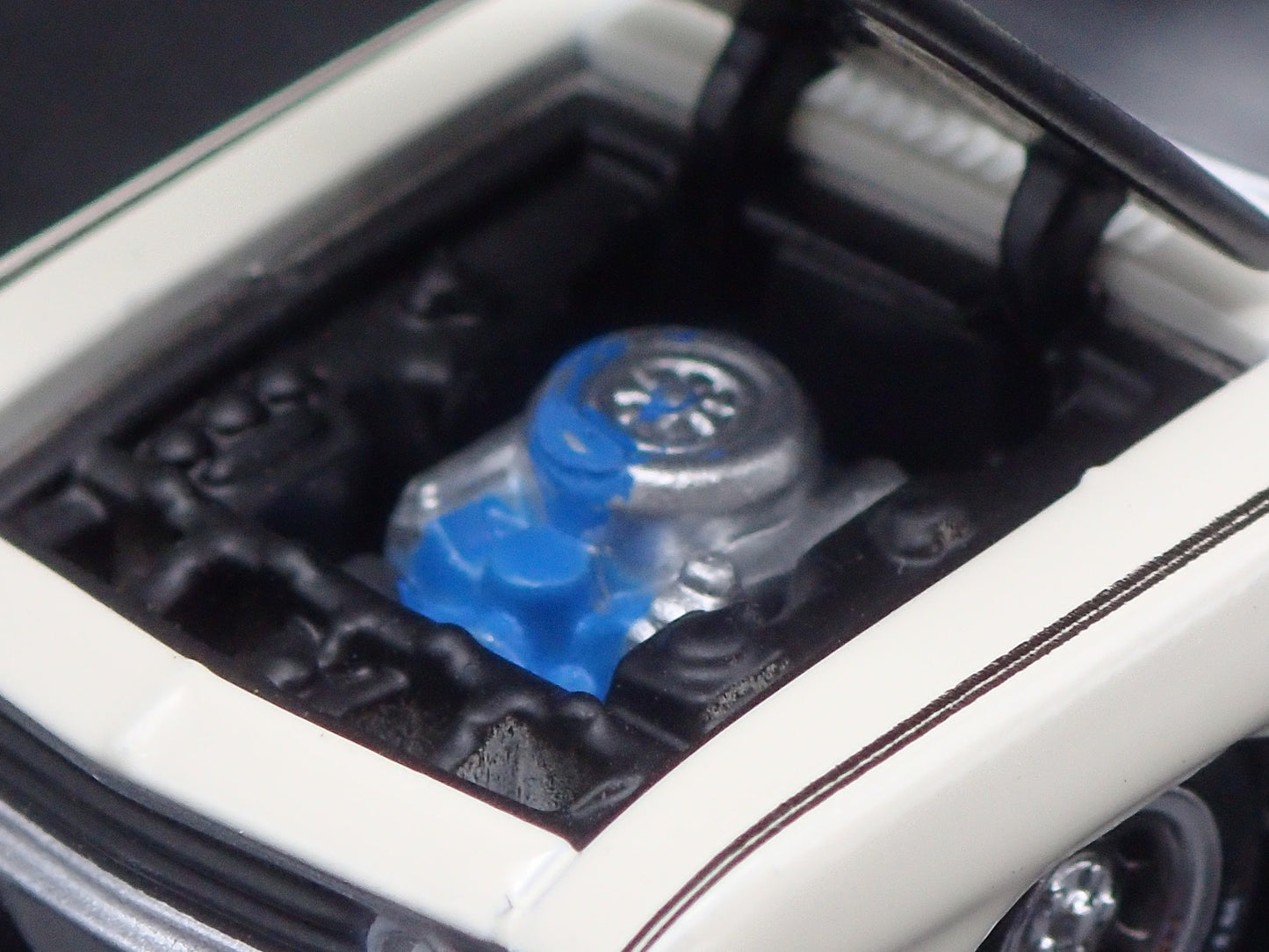 1969 69 FORD TORINO TALLADEGA WHITE 1:64 SCALE COLLECTIBLE DIECAST MODEL CAR