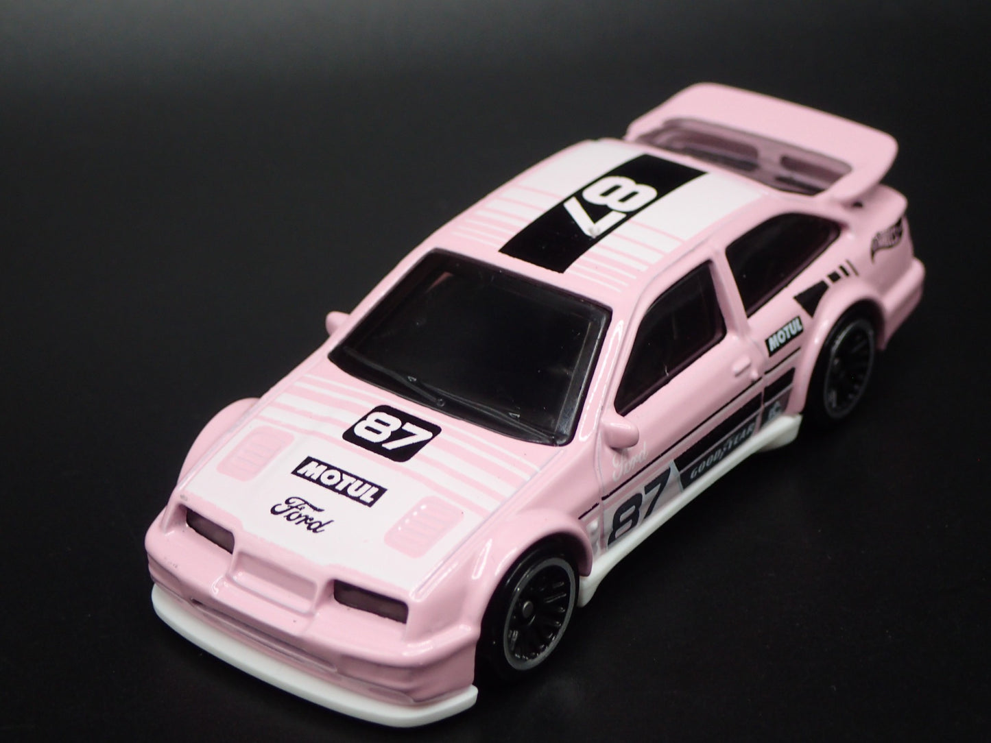 1987 87 FORD ESCORT COSWORTH 1:64 SCALE COLLECTIBLE DIORAMA DIECAST MODEL CAR