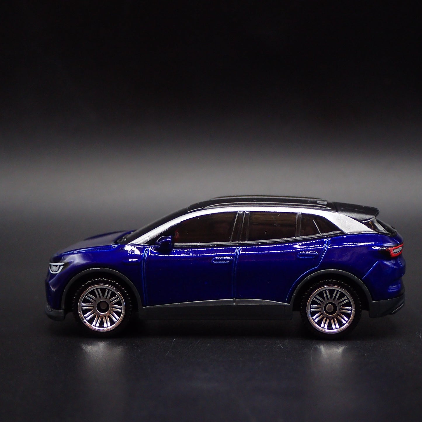 2020-2025 VW VOLKSWAGEN ID 4 ID4 ELECTRIC CAR BLUE 1:64 SCALE DIECAST MODEL CAR