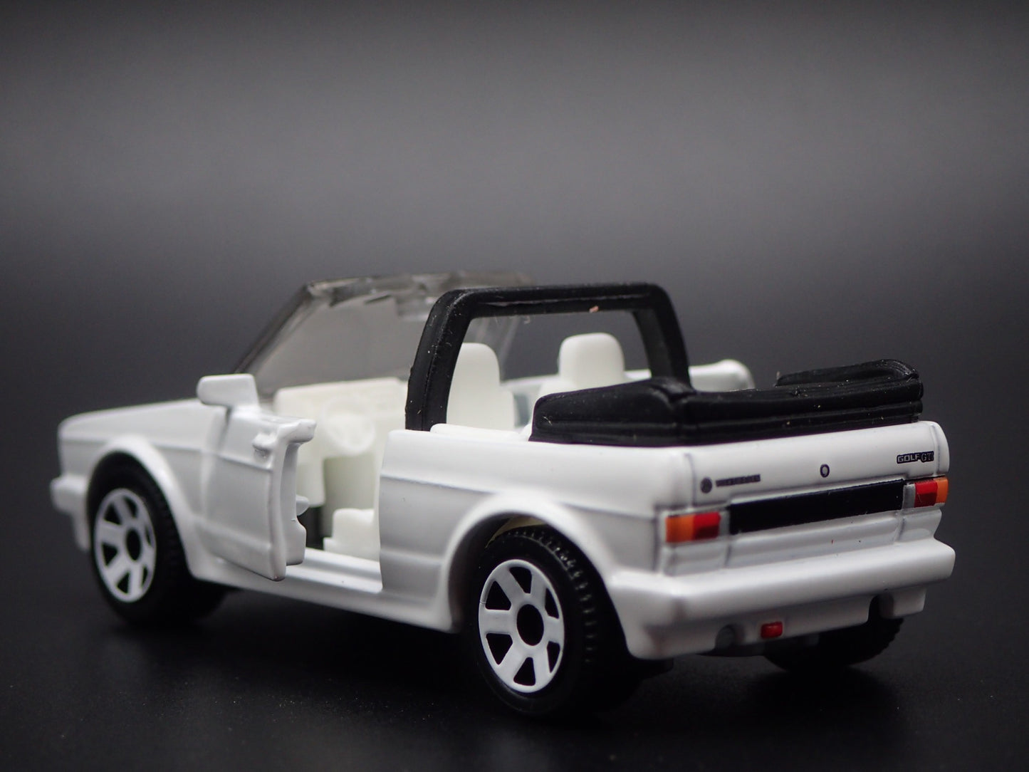 1979-1993 VW VOLKSWAGEN GOLF MK1 WHITE 1:64 SCALE DIORAMA DIECAST MODEL CAR