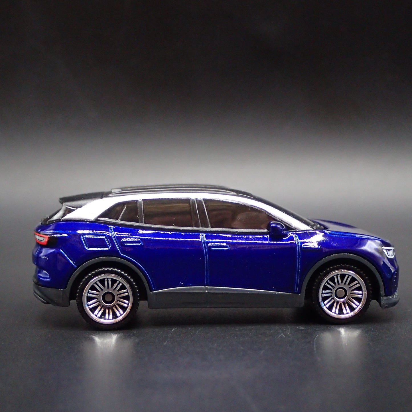 2020-2025 VW VOLKSWAGEN ID 4 ID4 ELECTRIC CAR BLUE 1:64 SCALE DIECAST MODEL CAR