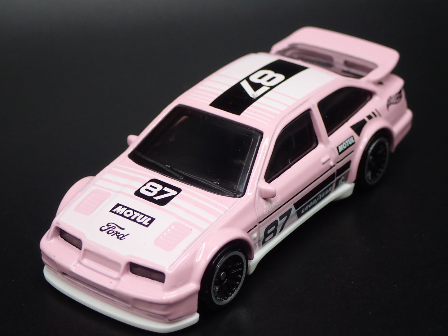 1987 87 FORD ESCORT COSWORTH 1:64 SCALE COLLECTIBLE DIORAMA DIECAST MODEL CAR